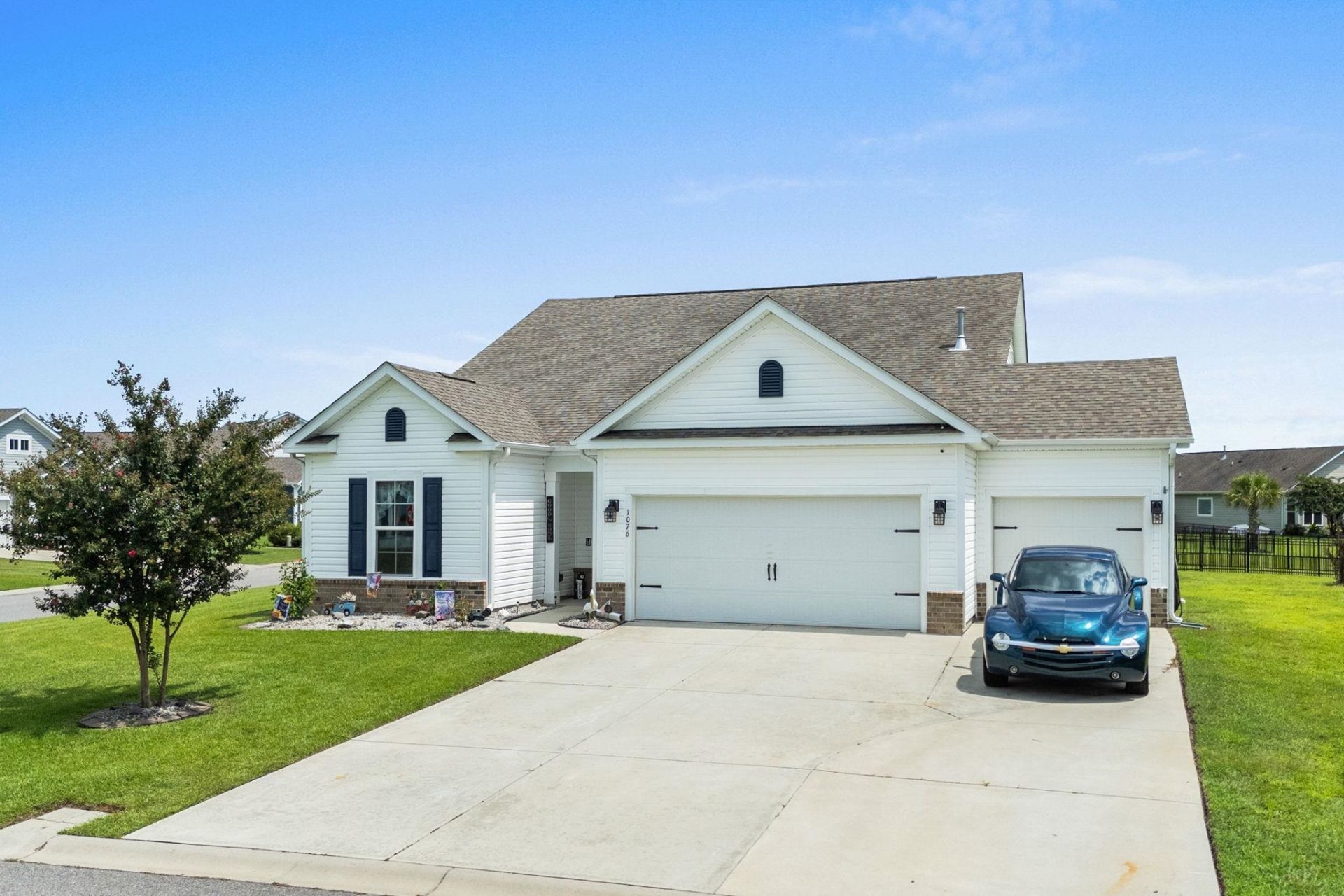 1076 Caprisia Loop Photo 60