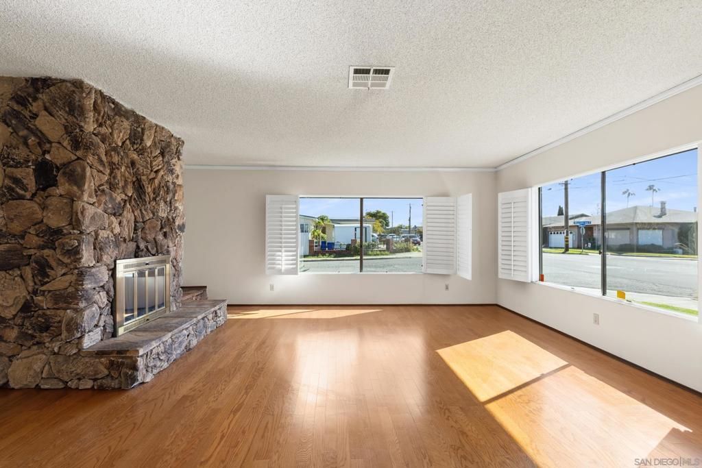 4968 Reynolds St, San Diego, CA 92113 Main Photo