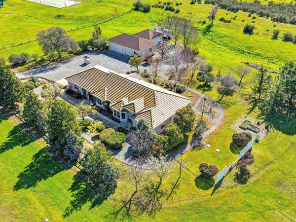 5475 Ferseyna Way, Valley Springs, CA 95252