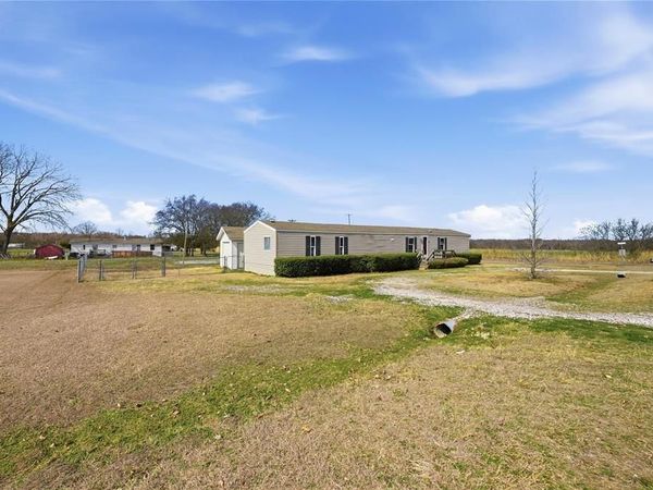 125 Willow Ridge Circle, Southmayd, TX 75092