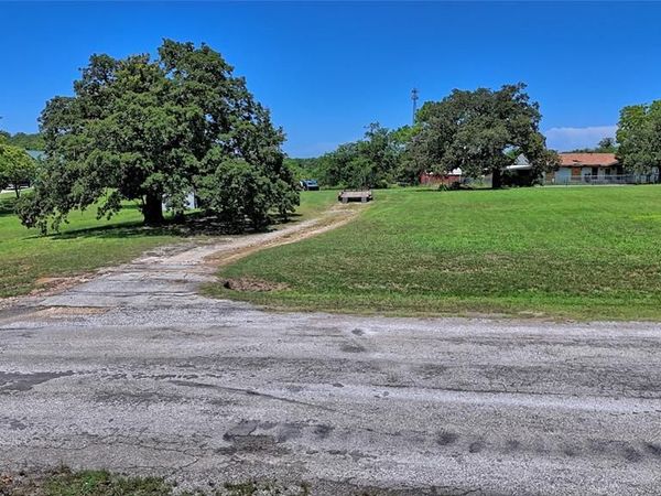 604 S Mill Street, Bowie, TX 76230