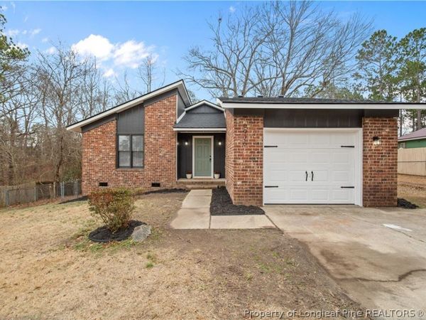 6926 Melbourne Drive, Fayetteville, NC 28314