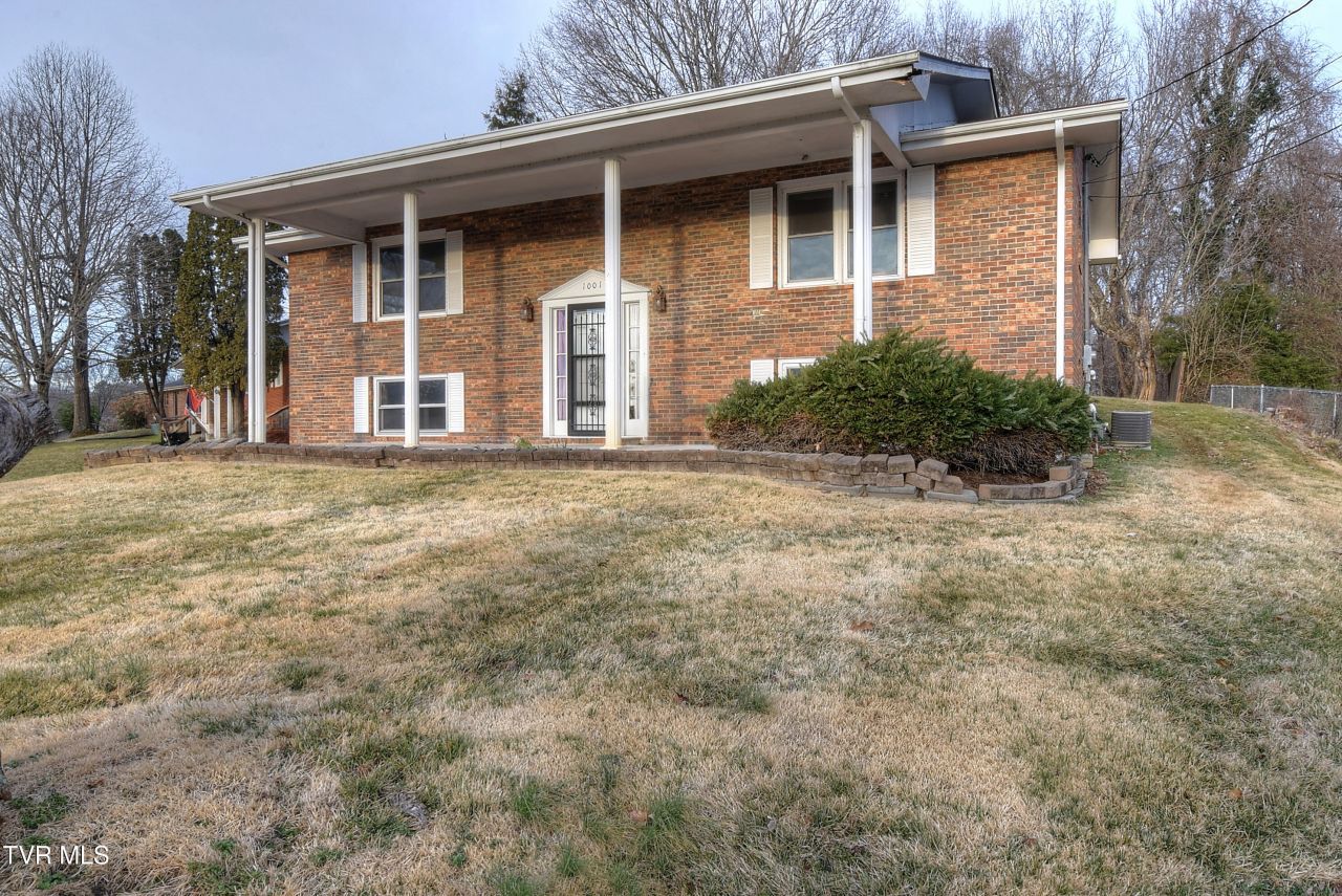1001 Ridgefield Circle, Johnson City, TN 37601 Main Photo
