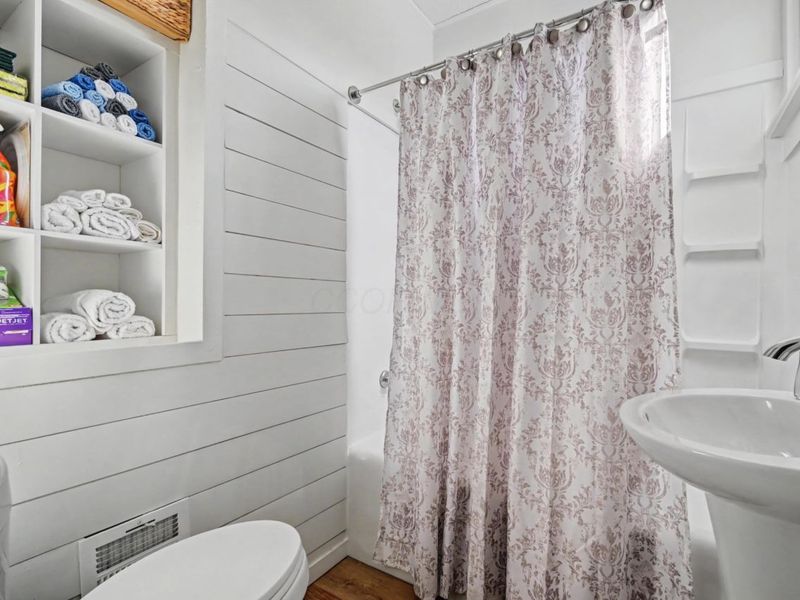 513 S Poplar Street , Bucyrus, OH 44820 Photo 27