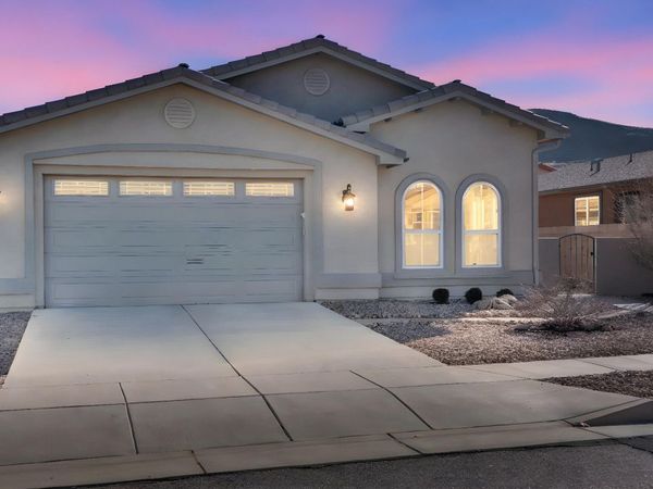 331 Rio Chama Circle SW, Los Lunas, NM 87031