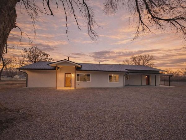 1067 New Mexico 314 NW, Los Lunas, NM 87031