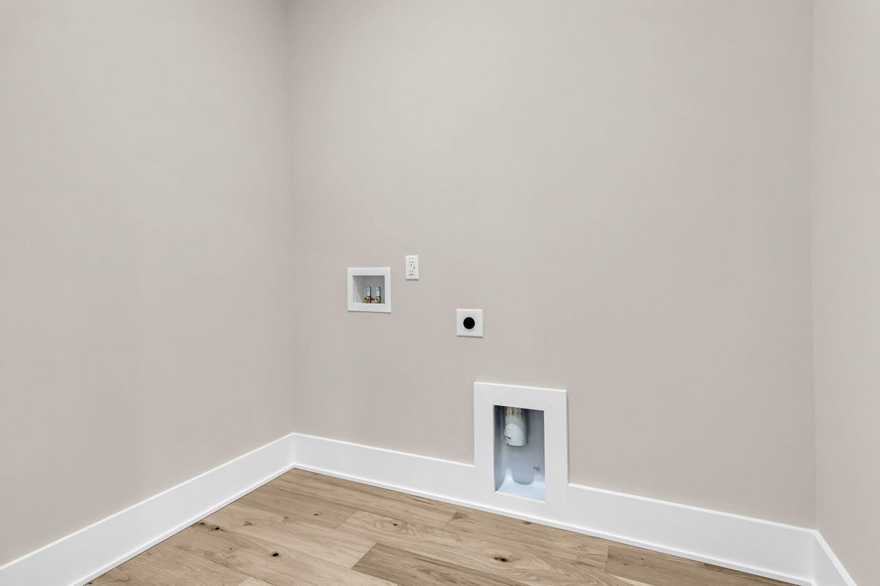 1919 Chestnut Oak Lane Photo 32