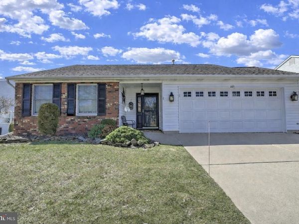 225 WAGON WHEEL LANE, COLUMBUS, NJ 08022