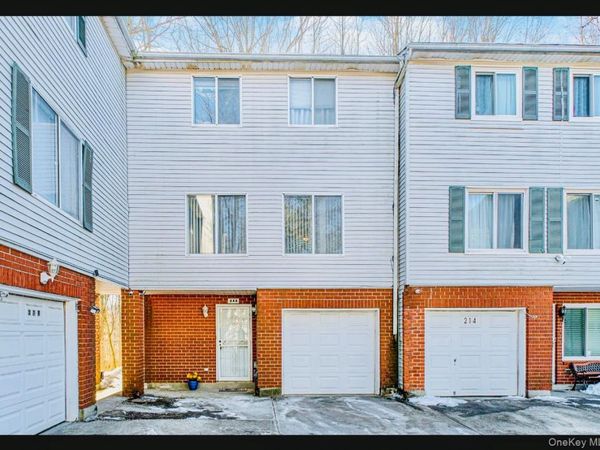 212 ilyssa way, Staten Island, NY 10312