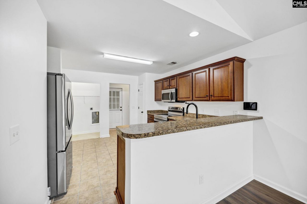 86 Deertrot Court Photo 10