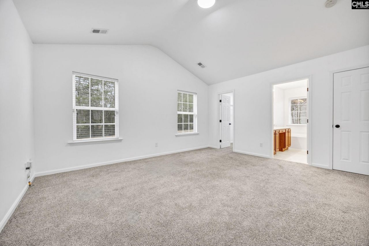 86 Deertrot Court Photo 15