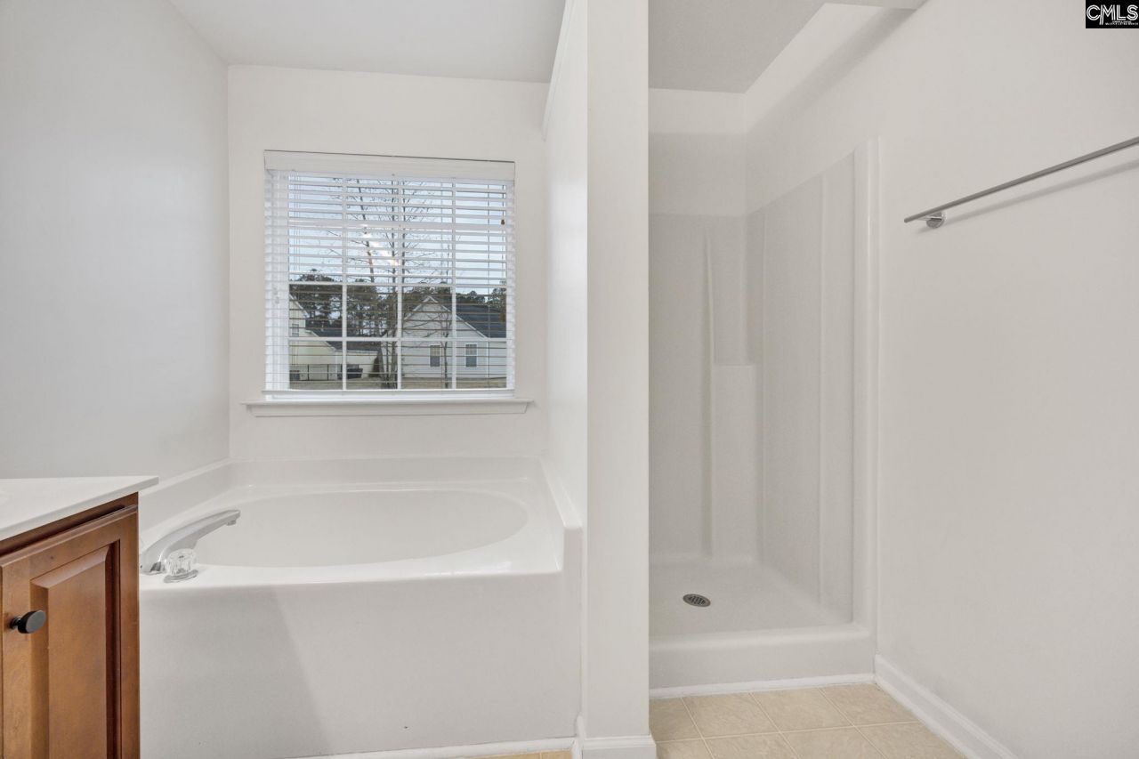 86 Deertrot Court Photo 18