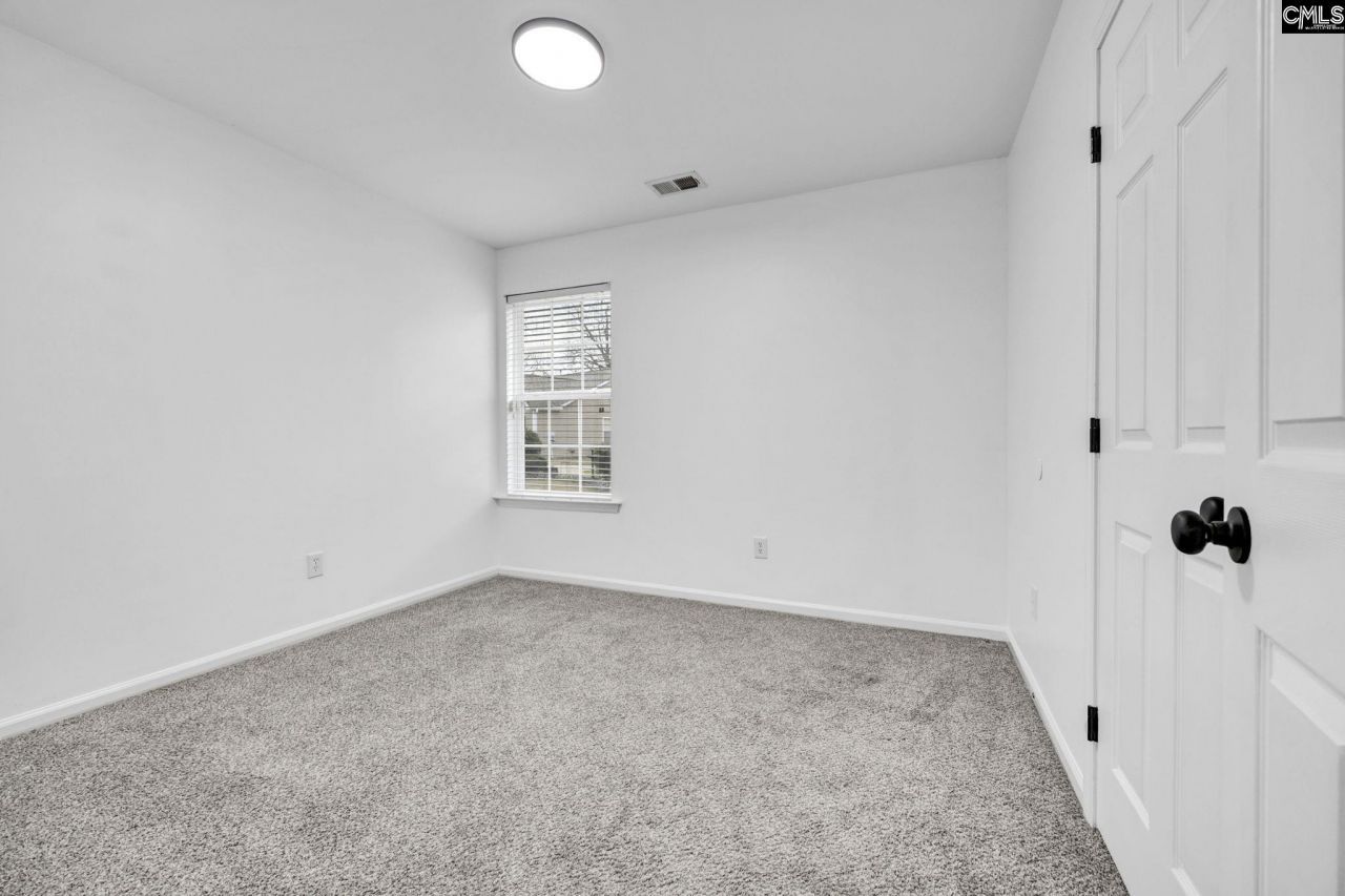 86 Deertrot Court Photo 24