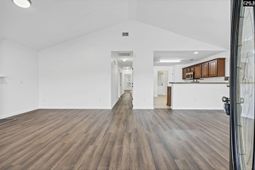 86 Deertrot Court photo 4