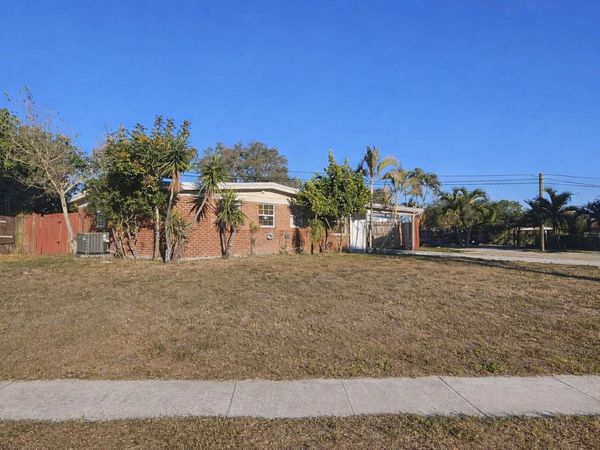 12212 Acapulco Avenue, Palm Beach Gardens, FL 33410