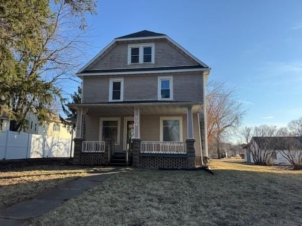 904 Sherman Street, Dysart, IA 52224