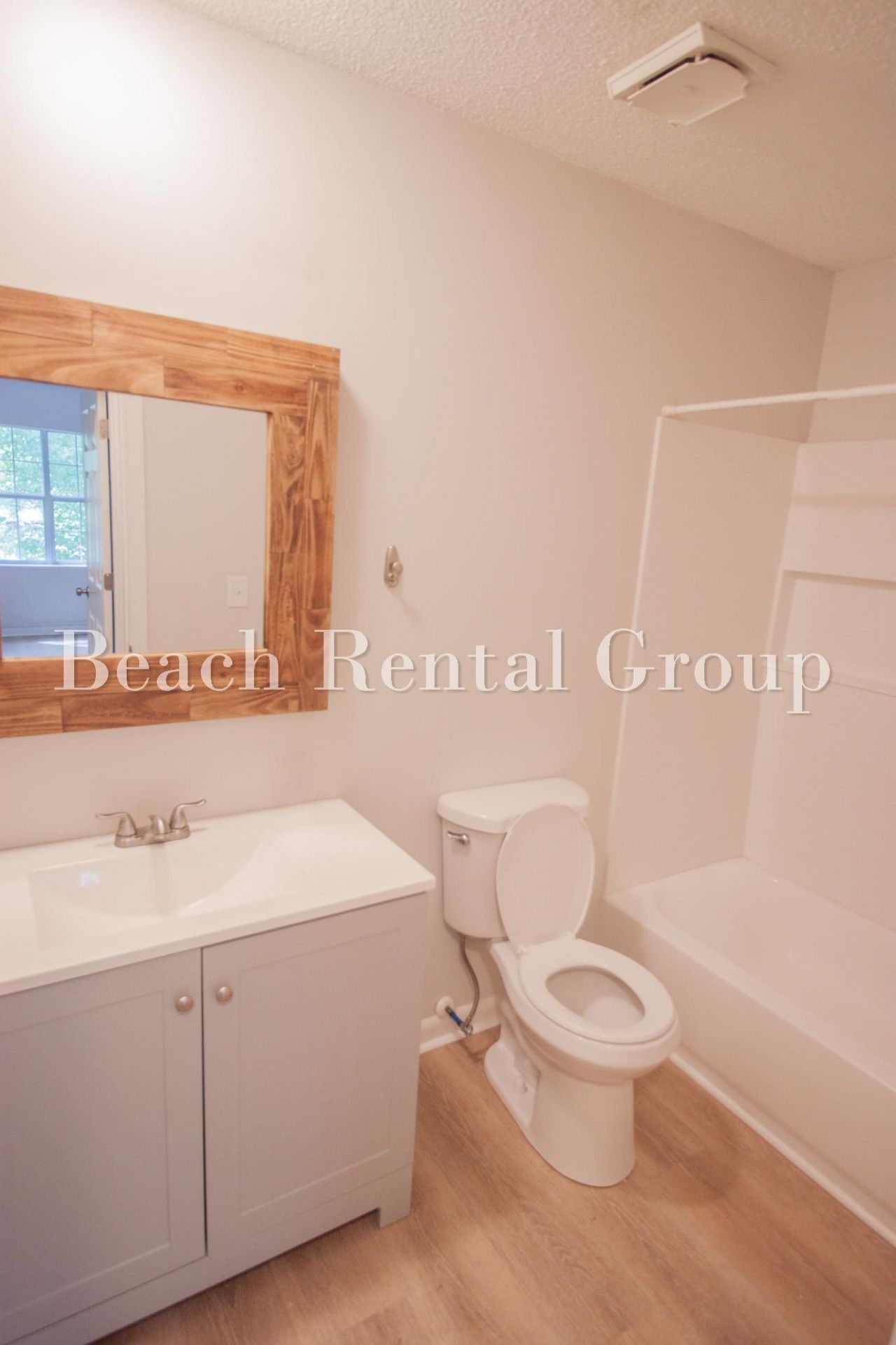 6840 Blue Heron Blvd.  Photo 11