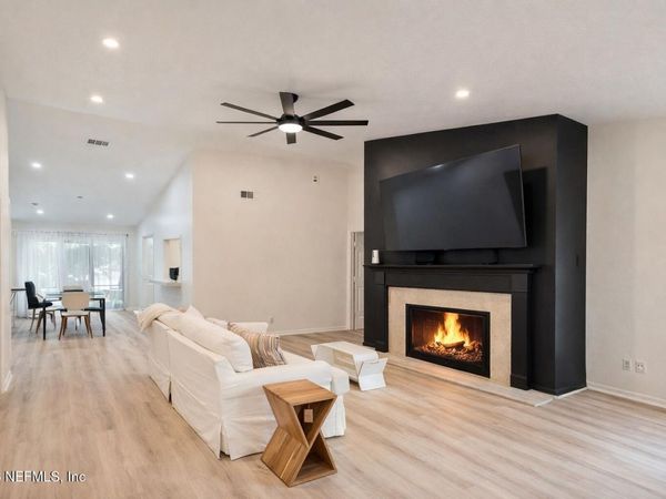 1104 WOOD HILL Place, Unit 1104, Jacksonville, FL 32256