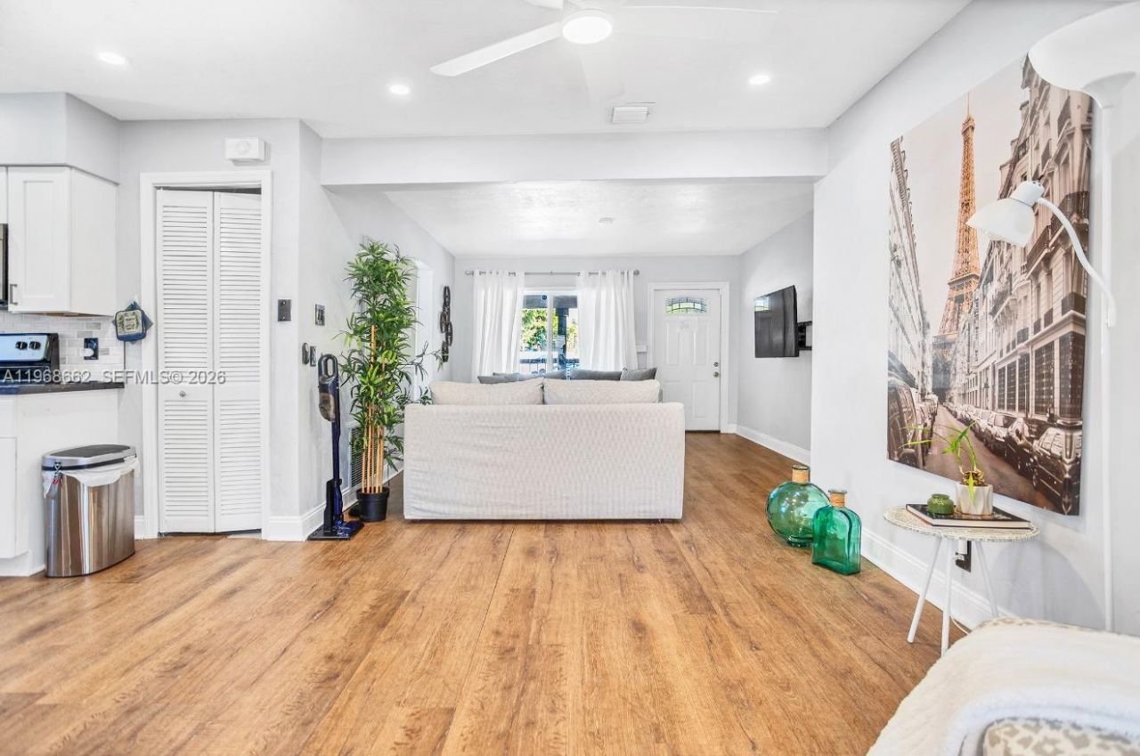 2450 NE 18th St , Pompano Beach, FL 33062 Photo