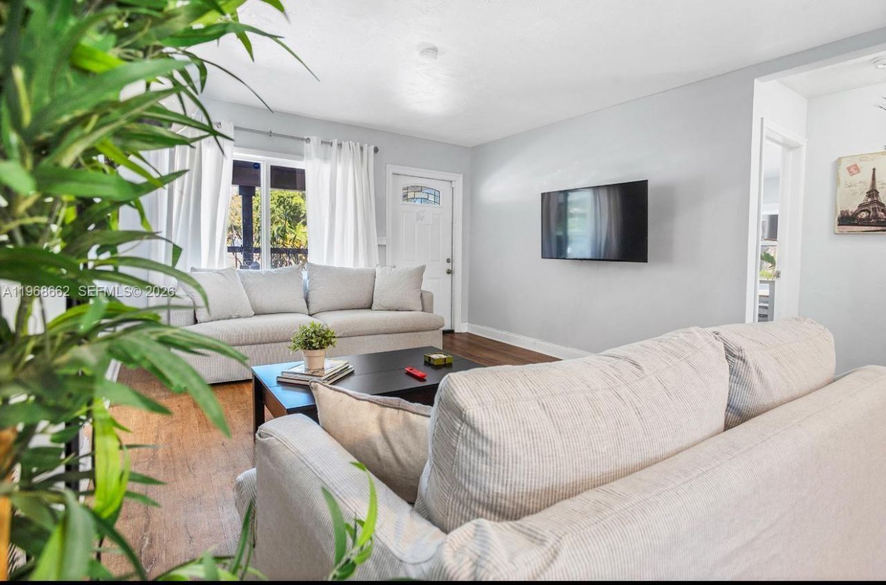 2450 NE 18th St , Pompano Beach, FL 33062 Photo