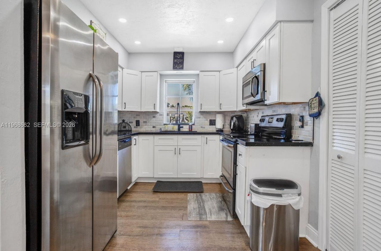 2450 NE 18th St , Pompano Beach, FL 33062 Photo