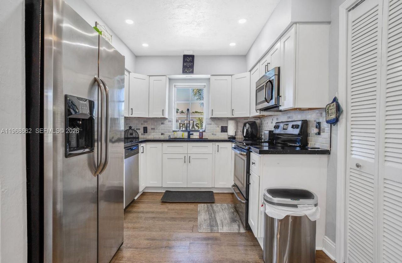 2450 NE 18th St , Pompano Beach, FL 33062 Photo