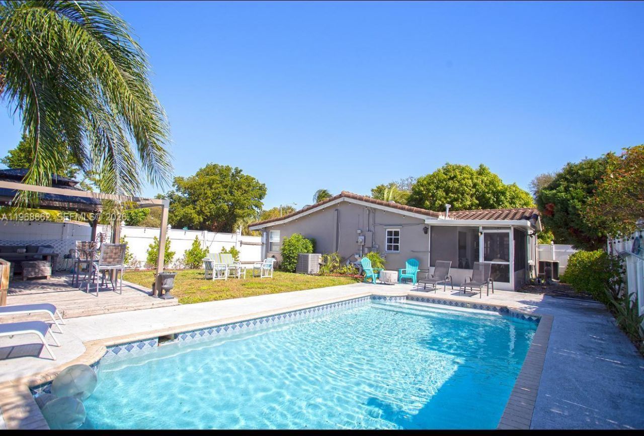 2450 NE 18th St , Pompano Beach, FL 33062 Photo