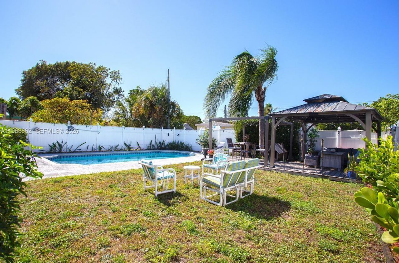 2450 NE 18th St , Pompano Beach, FL 33062 Photo