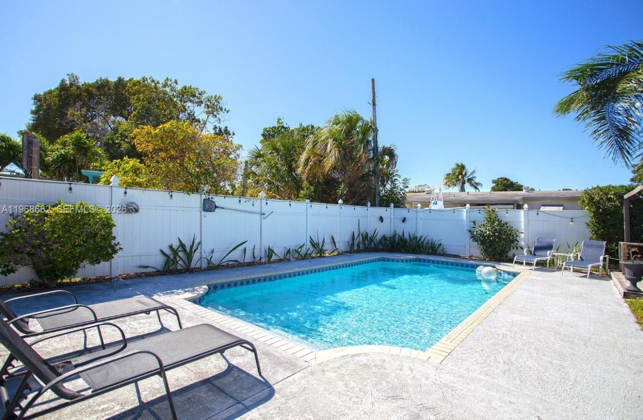 2450 NE 18th St , Pompano Beach, FL 33062 Photo