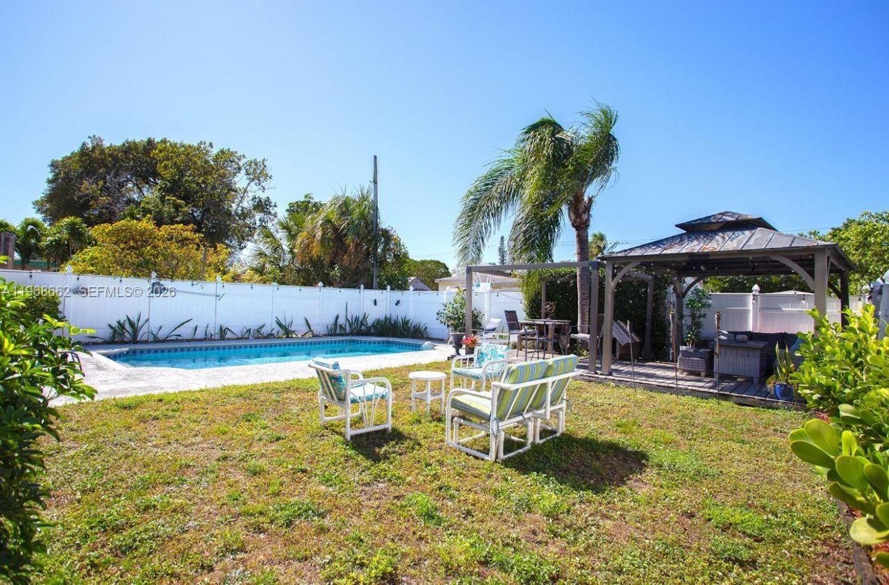 2450 NE 18th St , Pompano Beach, FL 33062 Photo