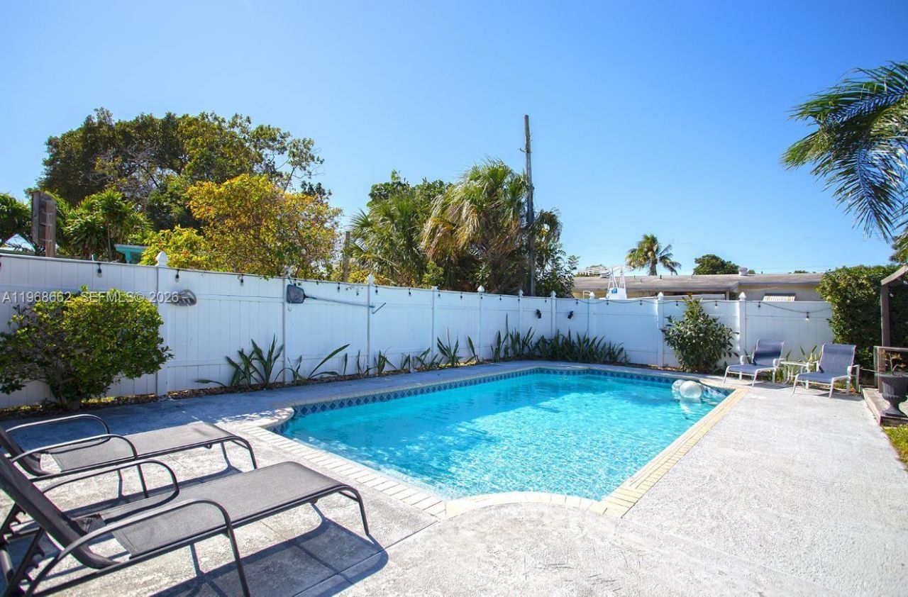 2450 NE 18th St , Pompano Beach, FL 33062 Photo