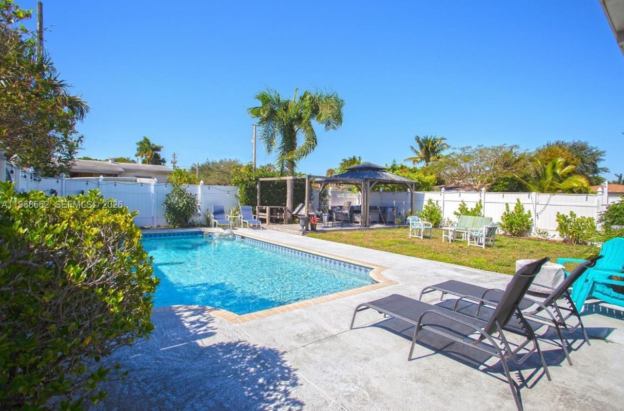 2450 NE 18th St , Pompano Beach, FL 33062 Photo