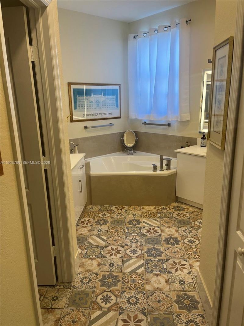 7469 NW 112th Pl, Doral, FL 33178 Photo