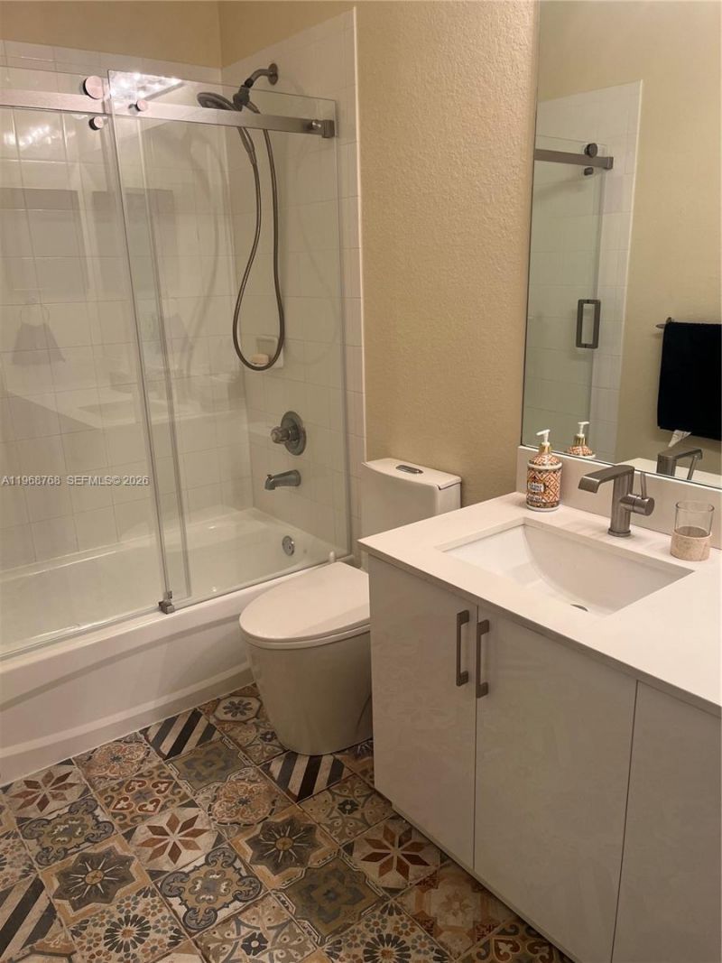 7469 NW 112th Pl, Doral, FL 33178 Photo