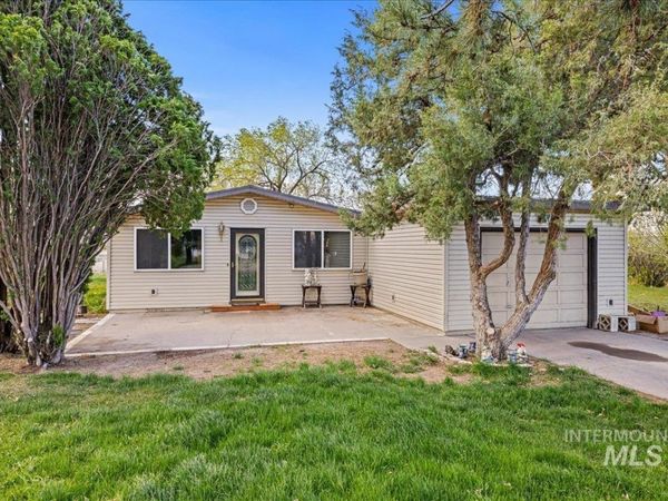 1267 NW Beaman St., Mountain Home, ID 83647