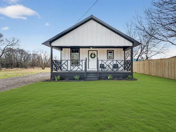 705 S 3rd Street E, Dawson, TX 76639