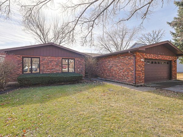 2183 Oak Hill Drive, Lisle, IL 60532