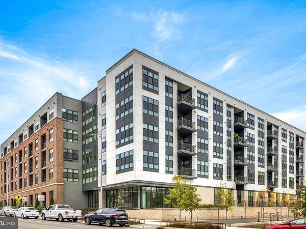 1761 OLD MEADOW RD, Unit 413, MCLEAN, VA 22102