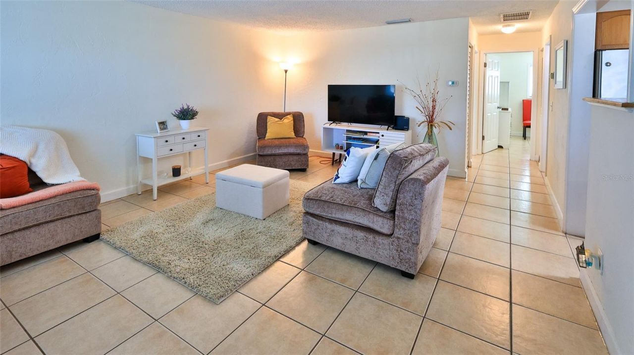 411 N Halifax Avenue, Unit 300, Daytona Beach, FL 32118 Photo