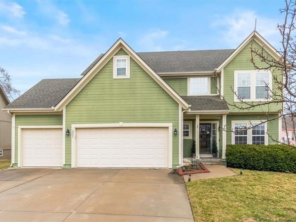 3821 SW Evergreen Lane, Lee's Summit, MO 64082