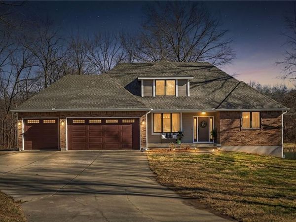 26311 S Westlake Drive, Harrisonville, MO 64701