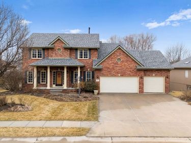 907 Woodland Avenue, Papillion, NE 68046