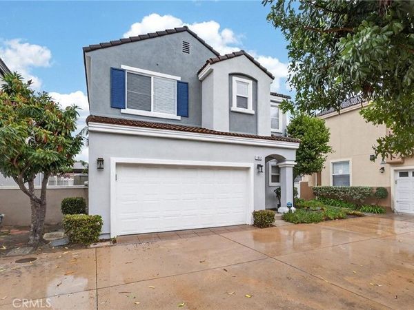 1832 Raymond Avenue, Signal Hill, CA 90755