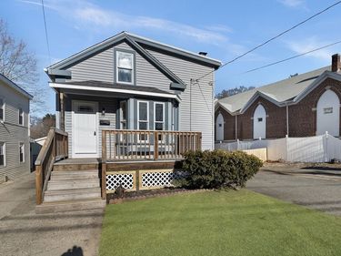 76 Main St, Blackstone, MA 01504