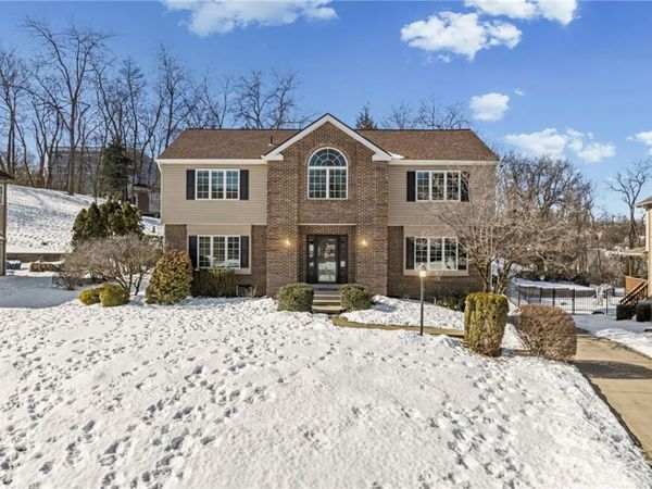 112 Field Club Dr W, Mckees Rocks, PA 15136