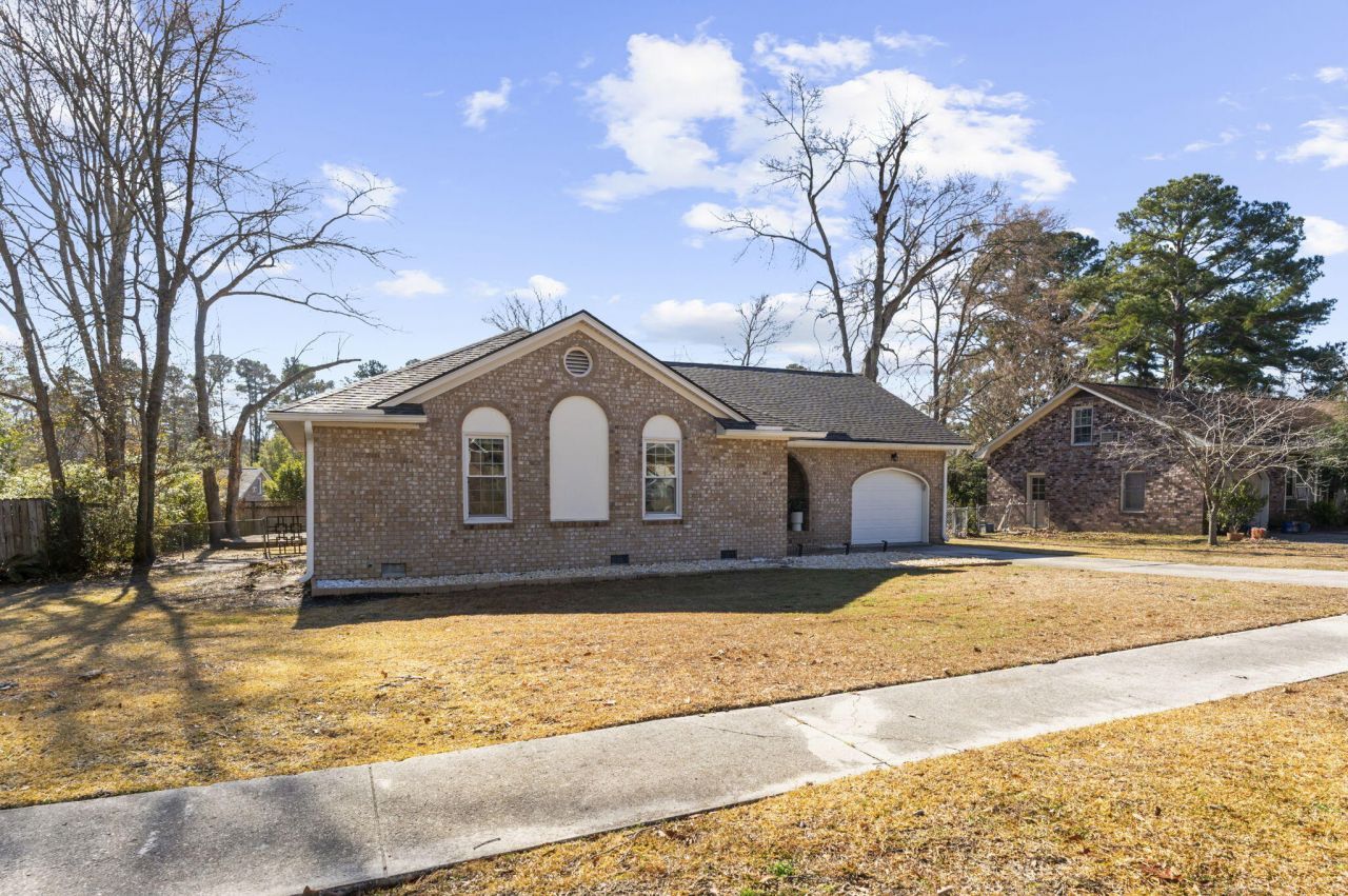 118 Bramwell Drive Photo 4