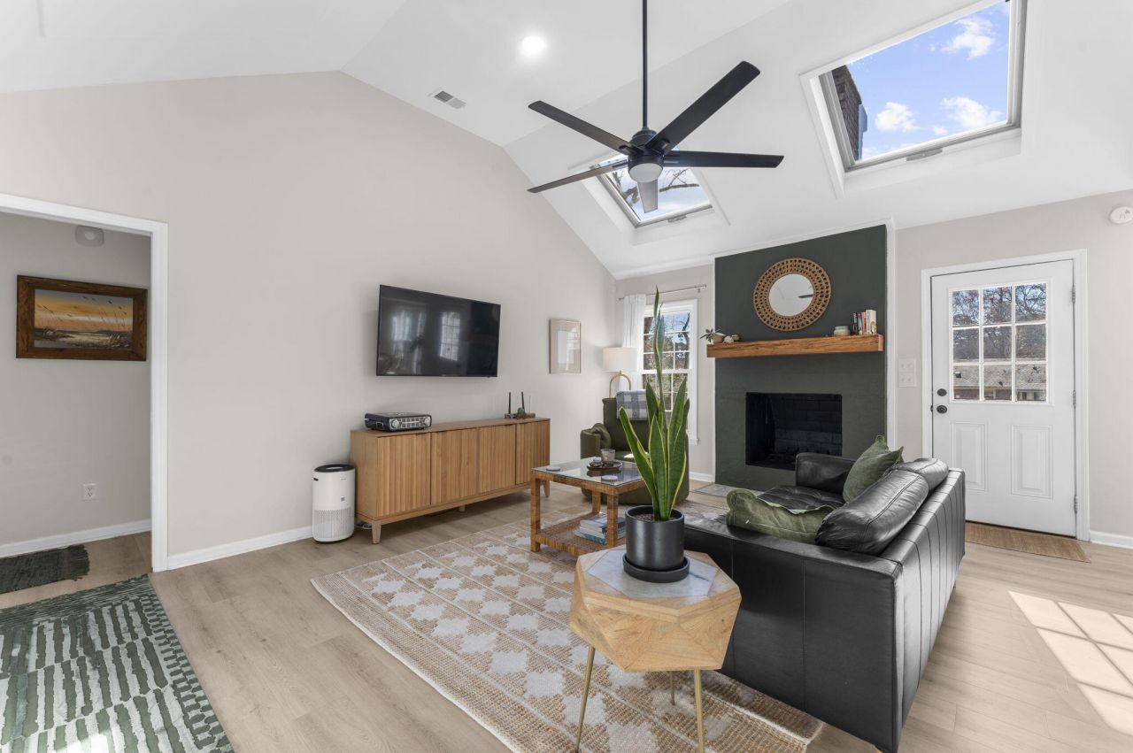 118 Bramwell Drive Photo 9