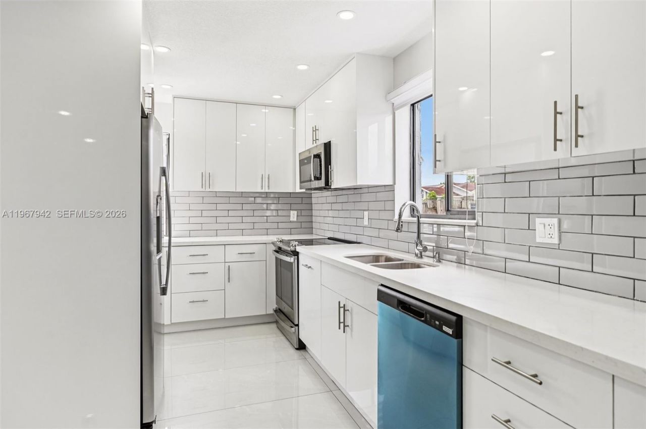 12237 SW 193rd St , Miami, FL 33177 Photo