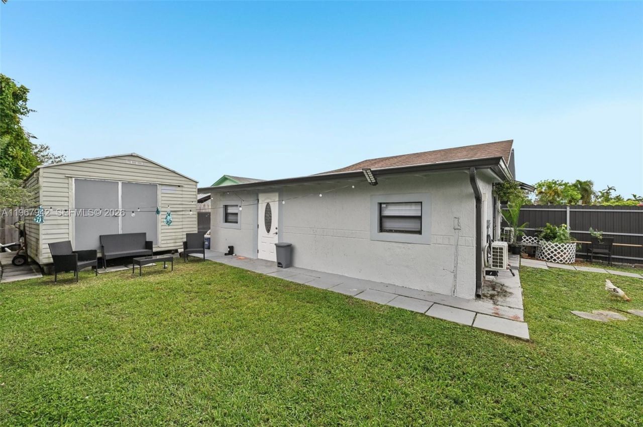 12237 SW 193rd St , Miami, FL 33177 Photo