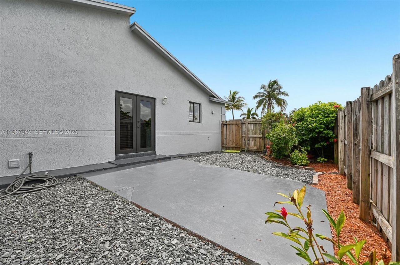 12237 SW 193rd St , Miami, FL 33177 Photo